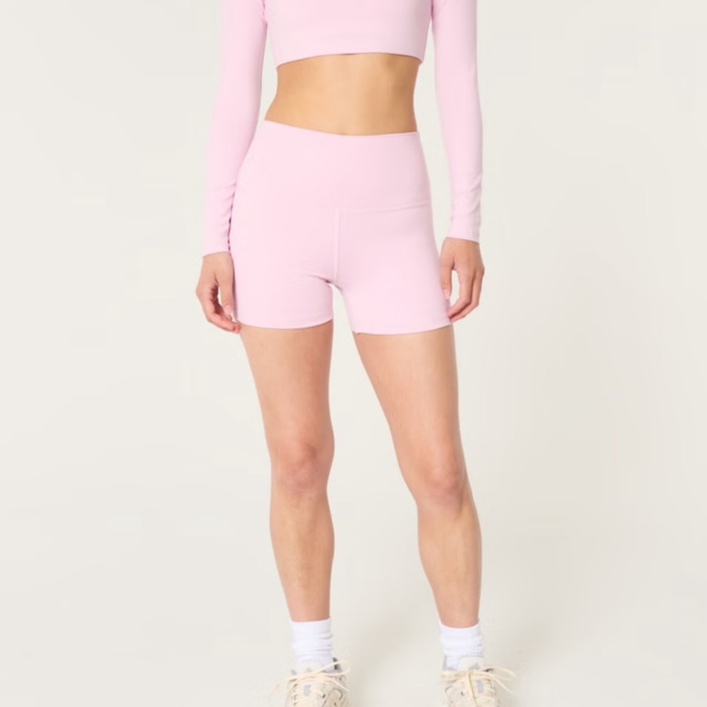 Gilly hicks active recharge shorts in charm pink size XS